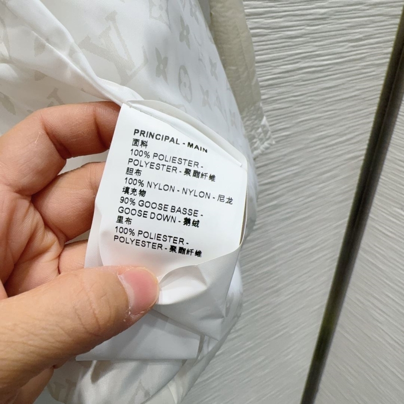 l0vis Vvtt0n down jacket